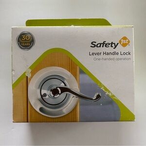 Safety 1st Lever Handle Lock in Green and White